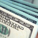 “El dólar oficial sigue al alza: ¡Cotización en Banco Nación cerca de $1.300!”