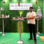 “Niño de 14 años crea ladrillos ecológicos con chicles y se vuelve multimillonario”