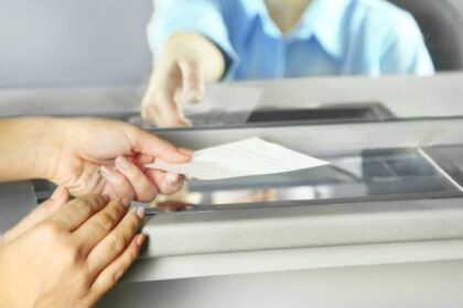 “Descubre el sueldo de un empleado bancario en agosto 2025”