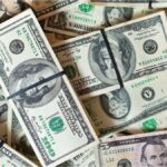 “Alza del dólar frente al euro: optimismo por acuerdos comerciales”