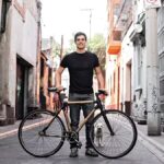 “De humillado a millonario: la historia detrás de la bicicleta de bambú”