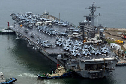 “China simula ataques con misiles en flota artificial de EE.UU.”