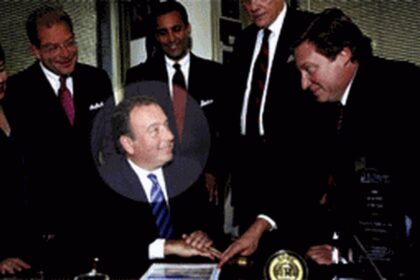 “Trágica muerte de un magnate inmobiliario en su auto de lujo”