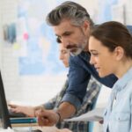 “Ascenso discreto: la clave para brillar en las empresas”