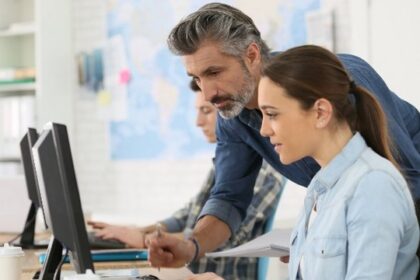 “Ascenso discreto: la clave para brillar en las empresas”