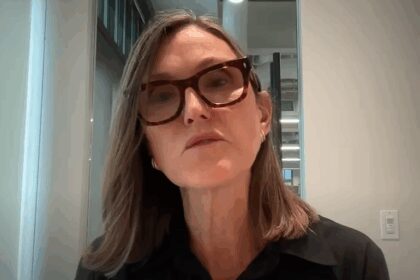 “Inversión institucional segura: Cathie Wood apuesta por Ethereum”
