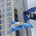 “Argentina puede apelar sin entregar acciones de YPF”