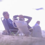 “Escándalo en la playa: ex secretario de Estado de Biden expulsado por desacato”