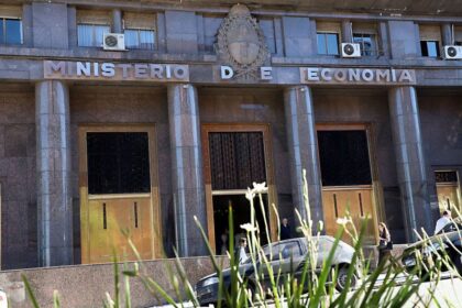 “Oferta de deuda: Lecaps, títulos dólar linked y bonos TAMAR disponibles”