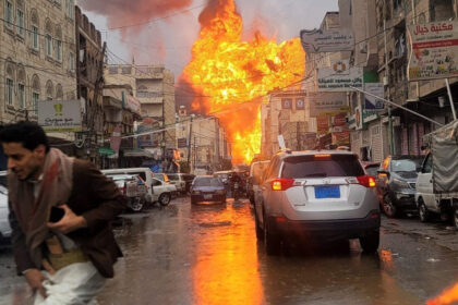 “Israel golpea a líderes hutíes en arriesgada misión en Yemen”