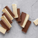 En qué se diferencian el chocolate negro y el chocolate con leche