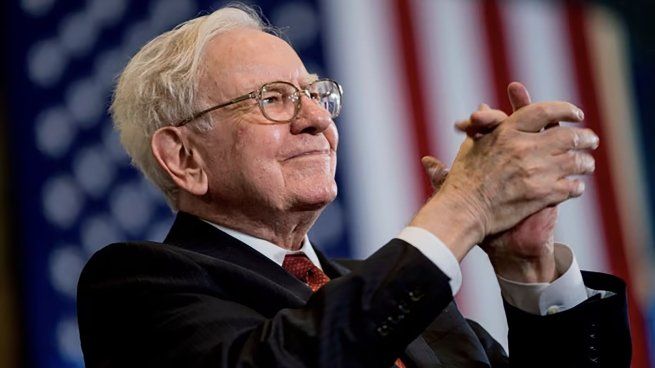 Warren Buffett en su última apuesta antes de salir de la compañía.