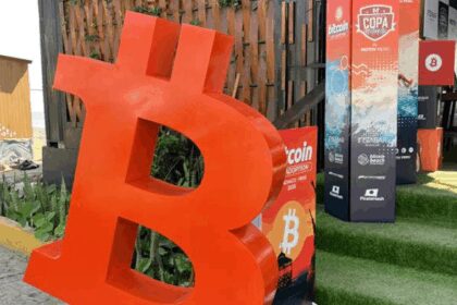 Descubre el impacto de bitcoin en Huanchaco, Perú: 5 imágenes reveladoras