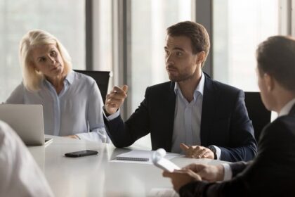 “Salario director y gerente Argentina septiembre 2025”