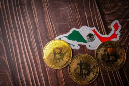 “Bitcoin en la bolsa de México: empresa sigue estrategia de éxito”