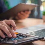 “¿Por qué más trabajadores y jubilados pagan Ganancias ahora?”