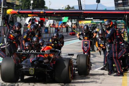 Descubre los salarios de los mecánicos de la Fórmula 1: ¡Te sorprenderás!