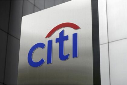 “Por qué Citi recomienda mantener acciones de Intel”