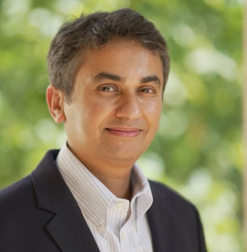 Dr. Ajay Tejasvi, estratega global y conferencista