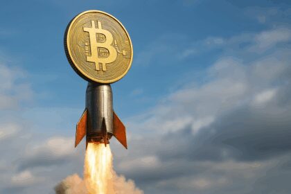 “Bitcoin alcanza nuevo récord: ¡USD 120.000 en el horizonte!”