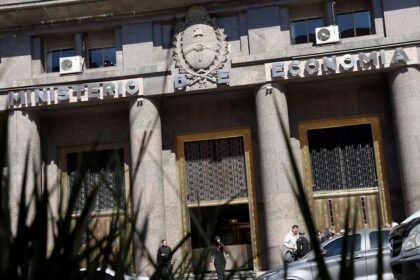 “Octubre: Deuda en pesos y incertidumbre financiera”