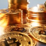 “Bitcoin cae a u$s121.500: récord de inversión institucional”