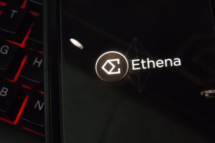 Descubre la razón detrás de la caída de la stablecoin de Ethena en Binance