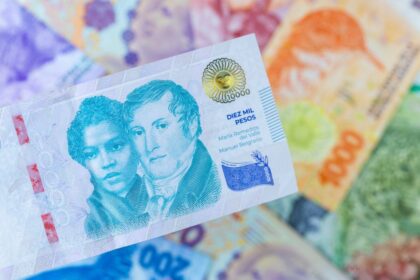 “Escasez de pesos: ¿Convalidar tasas altas o liberar liquidez?”