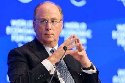 “BlackRock alcanza récord de u$s13 billones y acciones se disparan en Wall Street”