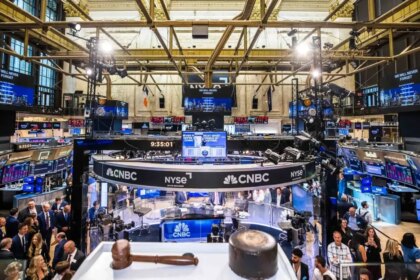 “Wall Street: S&P 500 y Nasdaq al alza por resultados trimestrales y recorte de tasas”