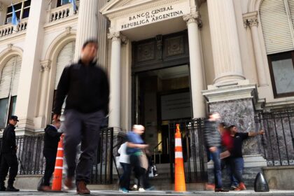 “Descubierto empresarial: tasas al 190%, récord en 17 años”