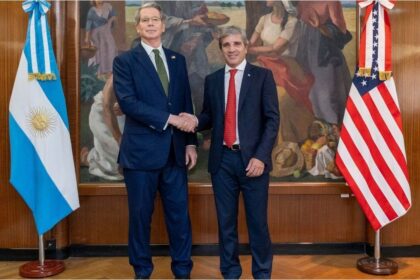 “Scott Bessent confirma swap con BCRA y defiende ayuda a Argentina”