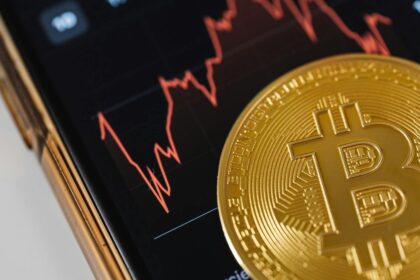 “Bitcoin bajo u$s108.000: ¿Cómo afecta la volatilidad al mercado cripto?”