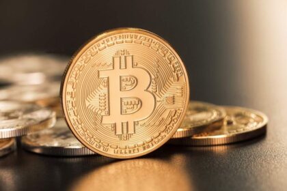 “Bitcoin cerca de los u$s110.000 y altcoins suben 6%”