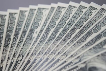 “El dólar se dispara en la previa electoral: ¿Qué impacto tendrá en la economía?”