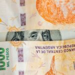 “Alerta: Peso argentino cae 30% ante dólar por incertidumbre electoral”