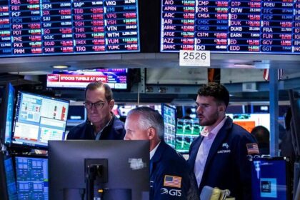 “Wall Street retrocede ante incertidumbre por aranceles de EEUU”