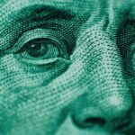 “Descenso del dólar blue: cerró semana por debajo de su récord”