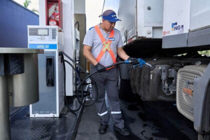 Descubre el sueldo de un playero en Shell e YPF