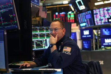 “Wall Street reacciona a datos de empleo en EEUU y caída en Microsoft”