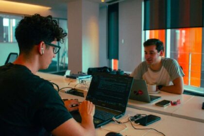 ¡Únete a la revolución de la IA en Argentina con sueldo en dólares!