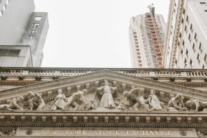 “Wall Street en espera: Fed decide tasas de interés en EEUU”